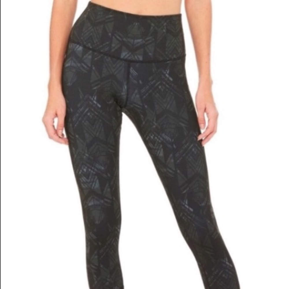 ALO black print leggings